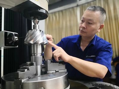 東風(fēng)公司3名員工獲評(píng)2021年度“荊楚工匠”